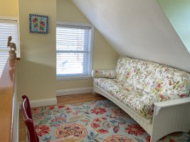 306.Third Floor Sitting